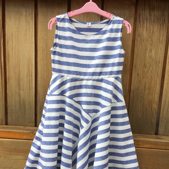 Girls Size 6 SLEEVELESS DRESS - NAUTICAL Striped - Picture 1 of 6